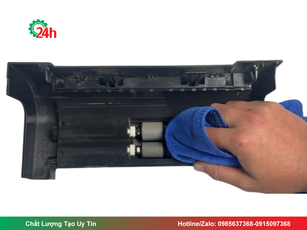 Vệ sinh con lăn máy in Canon 6030 bị kẹt giấy